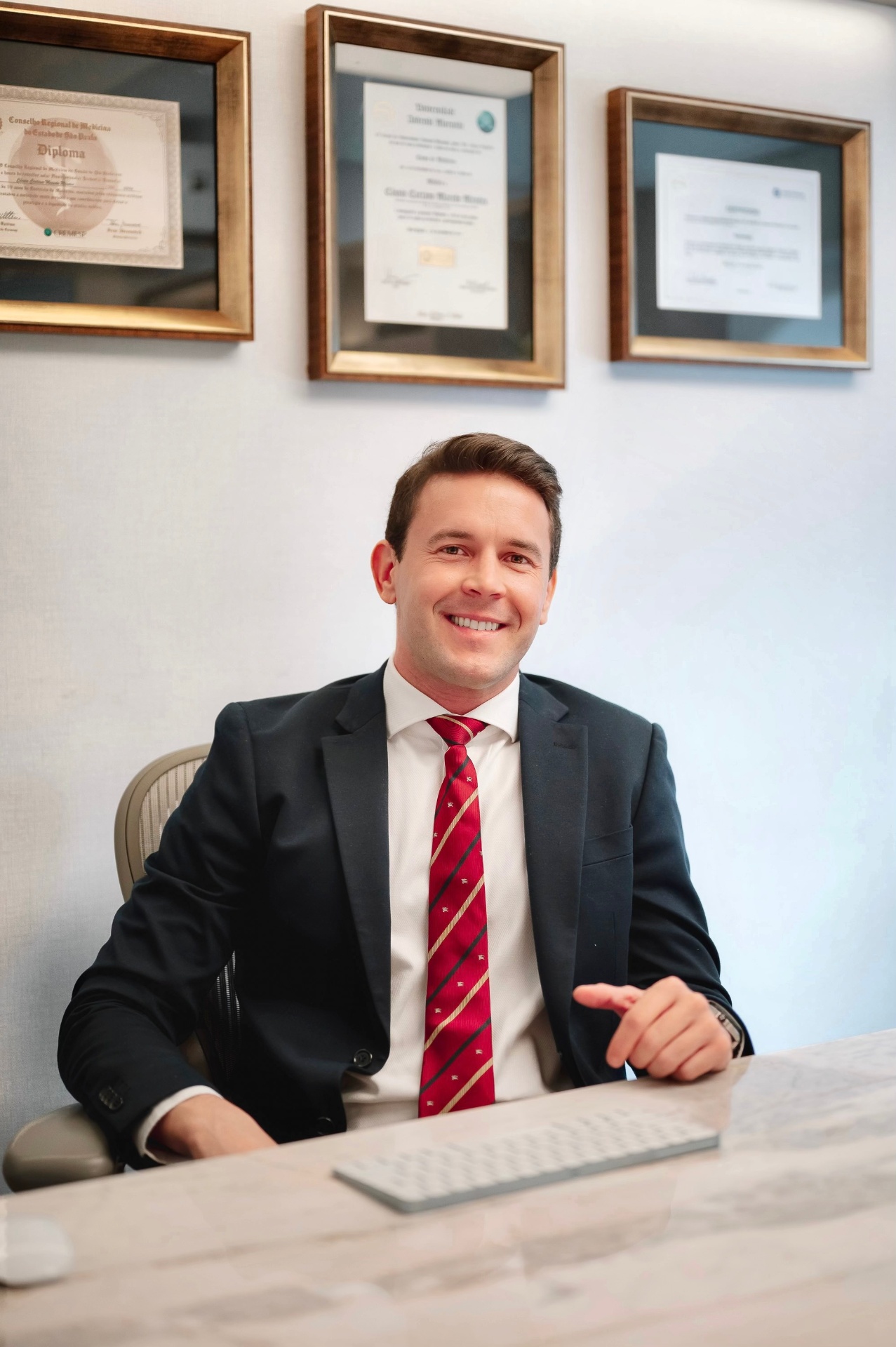 Dr. Cássio Caetano — médico nutrólogo em Goiânia